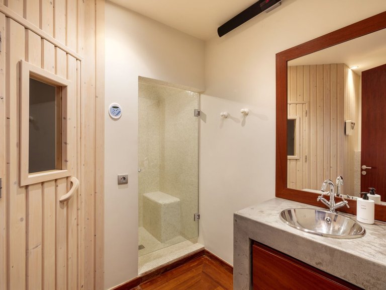 Detached villa for sale in La Zagaleta 14