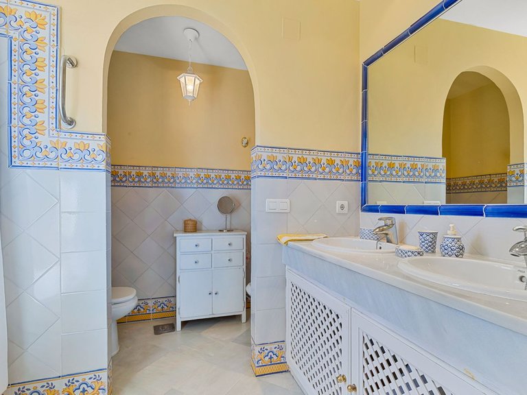 Townhouse for sale in Guadalmina 9