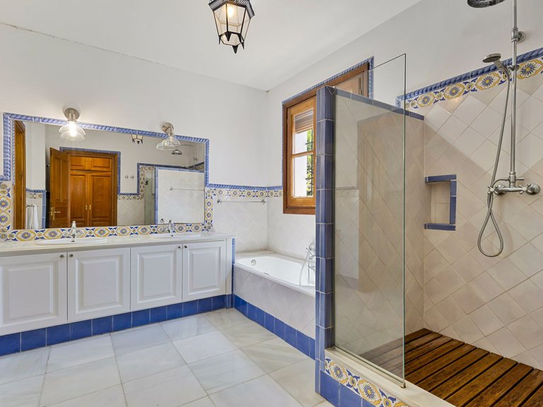 Villa for rent in Guadalmina Baja 12