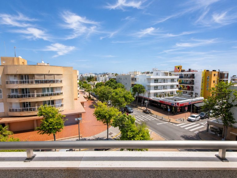 Penthouse for sale in Pere Matutes Noguera, 50 21
