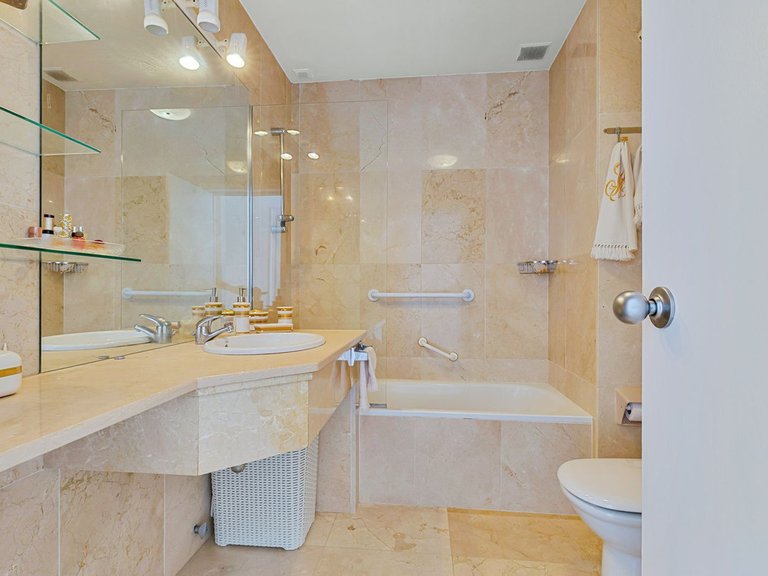 Apartment for sale in Guadalmina 2
