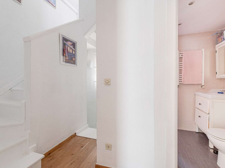 Chalet Adosado for Sale in Pozuelo de Alarcón, Madrid 29