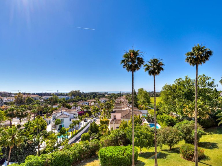 Apartment for sale in Guadalmina 1
