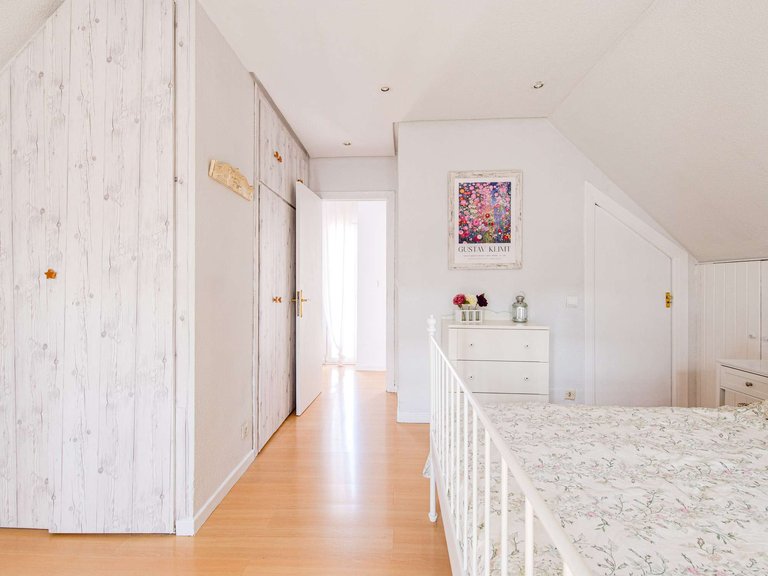 Chalet Adosado for Sale in Pozuelo de Alarcón, Madrid 31
