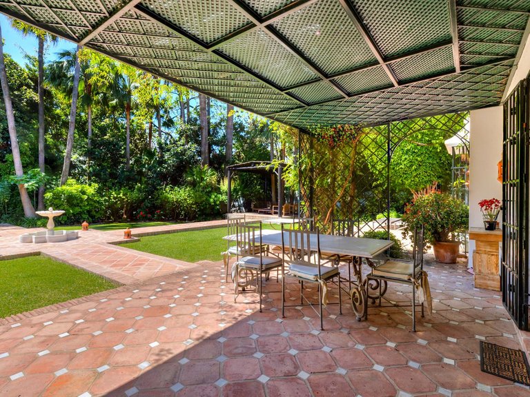 Villa for rent in Guadalmina Baja 4