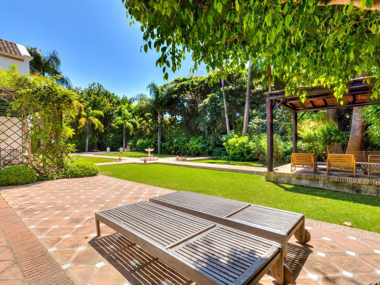 Villa for rent in Guadalmina Baja 2