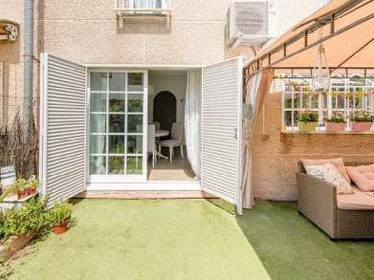 Chalet Adosado for Sale in Pozuelo de Alarcón, Madrid 10