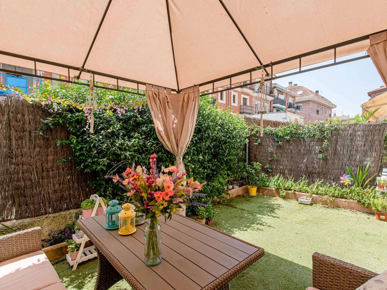 Chalet Adosado for Sale in Pozuelo de Alarcón, Madrid 2
