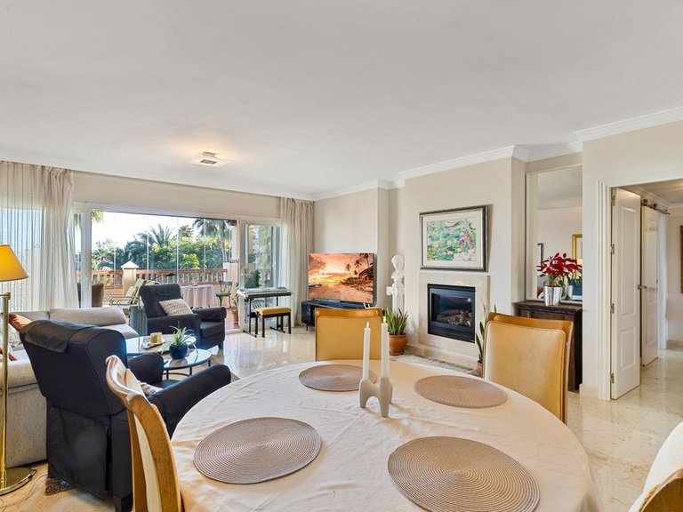 Penthouse for sale in Atalaya Estepona 8