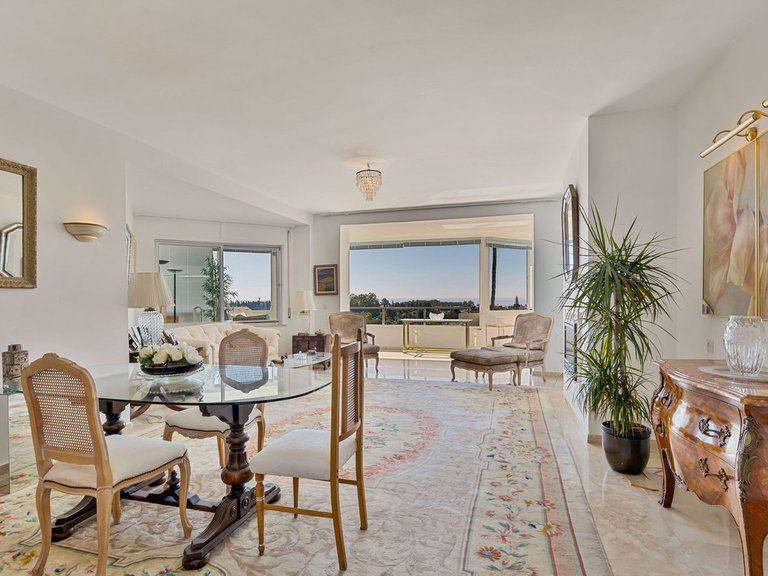 Apartment for sale in Guadalmina 15