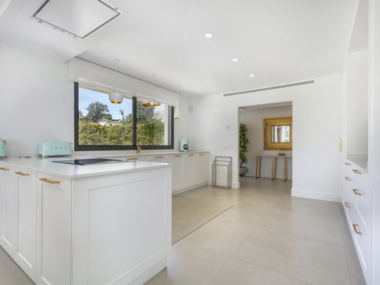 Detached villa for sale in Guadalmina 19