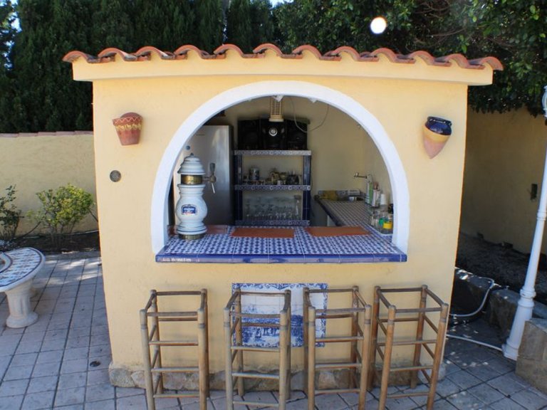 For Sale: Beautiful, detached villa with own pool in Alfaz del Pi 3