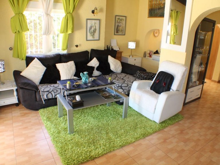 For Sale: Beautiful, detached villa with own pool in Alfaz del Pi 4