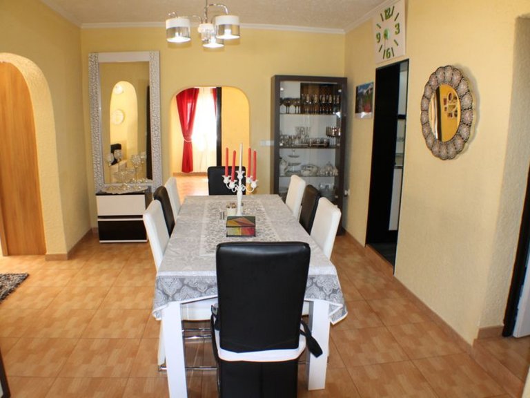 For Sale: Beautiful, detached villa with own pool in Alfaz del Pi 5