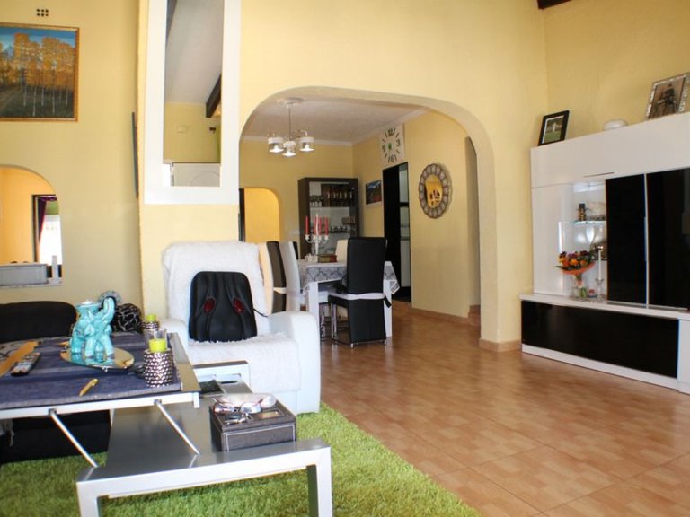 For Sale: Beautiful, detached villa with own pool in Alfaz del Pi 6