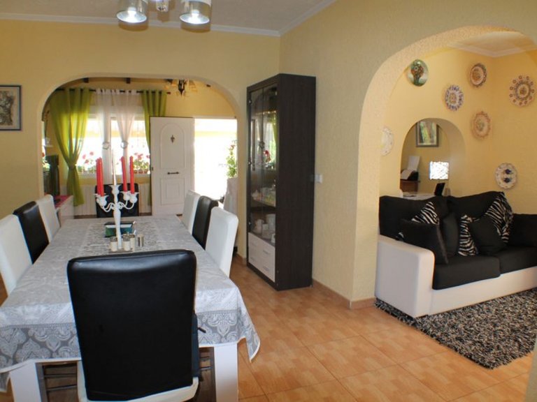 For Sale: Beautiful, detached villa with own pool in Alfaz del Pi 8