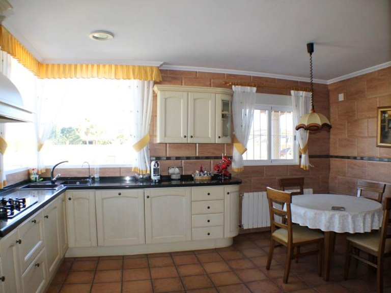 For Sale Spectacular Villa with 2 individual flats in Alfaz del Pi 1