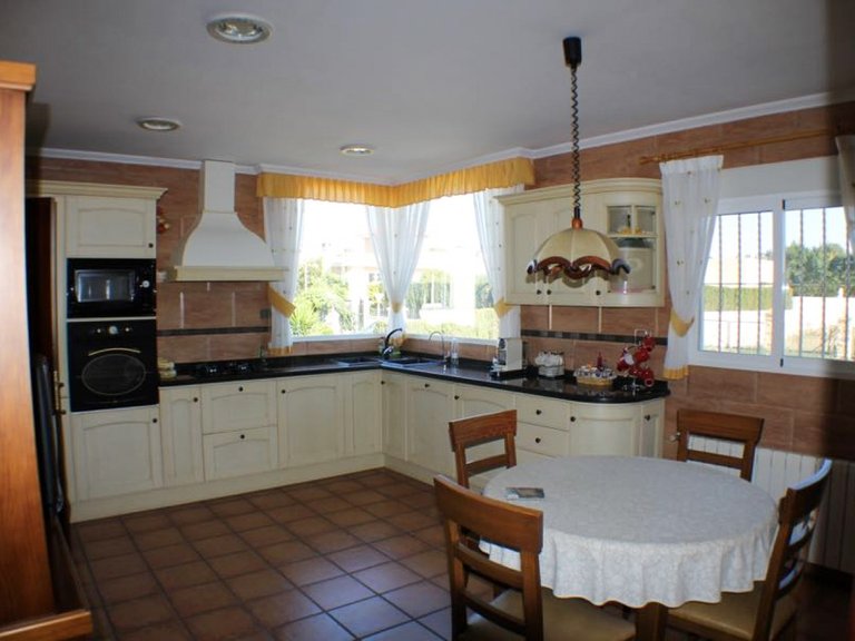For Sale Spectacular Villa with 2 individual flats in Alfaz del Pi 2