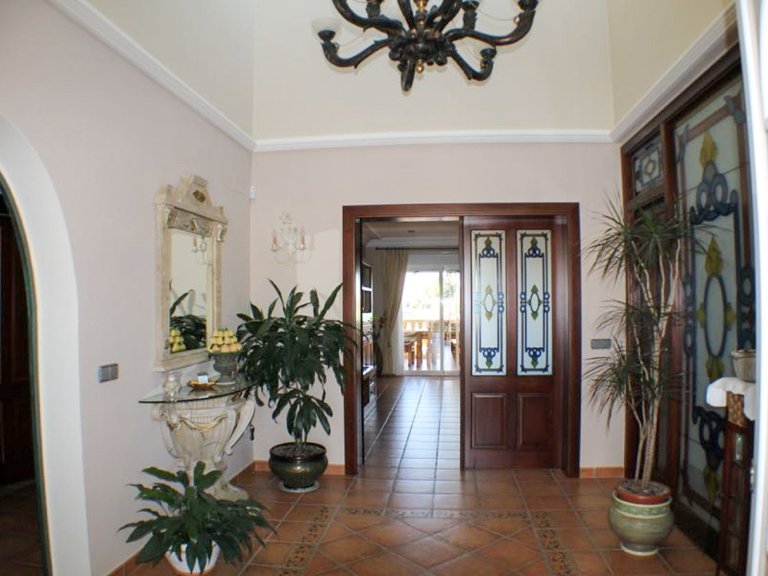 For Sale Spectacular Villa with 2 individual flats in Alfaz del Pi 5