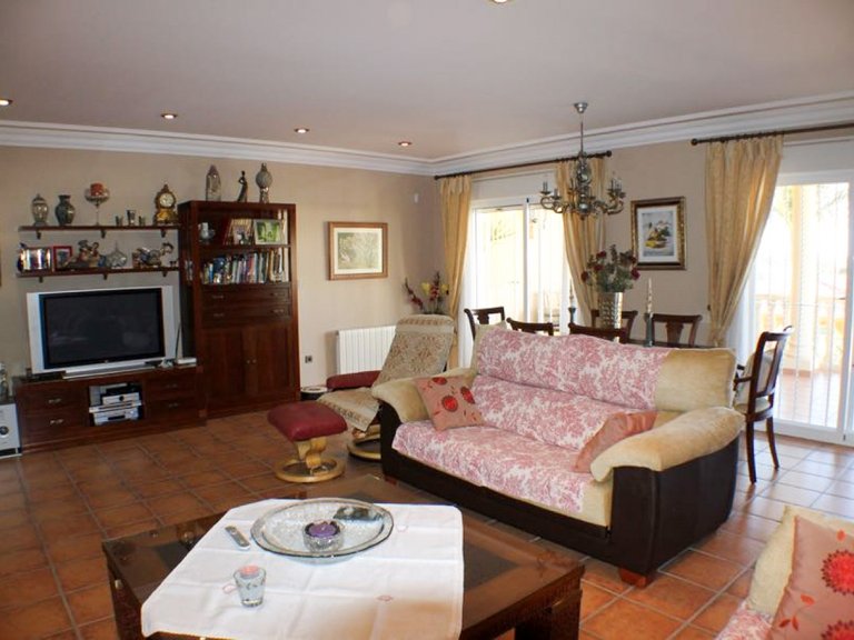For Sale Spectacular Villa with 2 individual flats in Alfaz del Pi 7