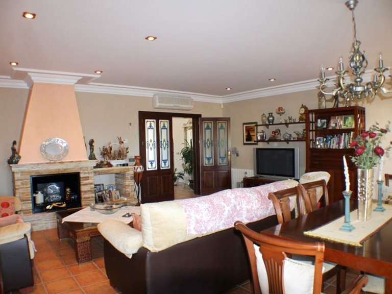 For Sale Spectacular Villa with 2 individual flats in Alfaz del Pi 8