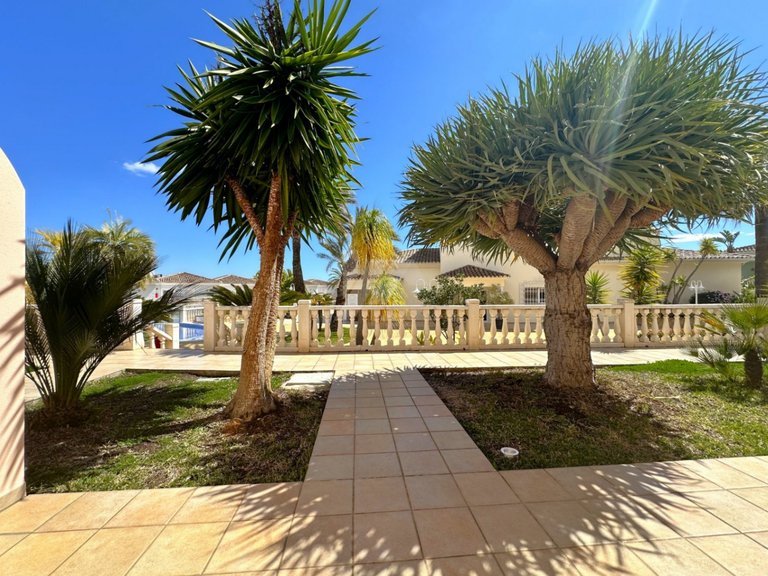 A Luxury 1 Bed Apartment for Sale in La Fustera, Benissa Costa 5