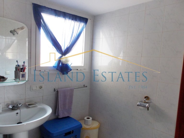 2 Bedroom ground floor apartment with community pool 14