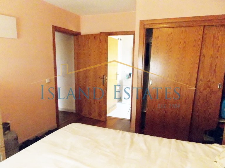 2 Bedroom ground floor apartment with community pool 10