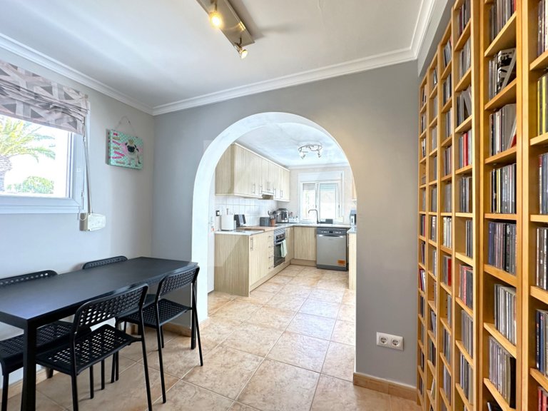 Detached Villa For Sale with Sea Views in the Moravit Area of Moraira 2