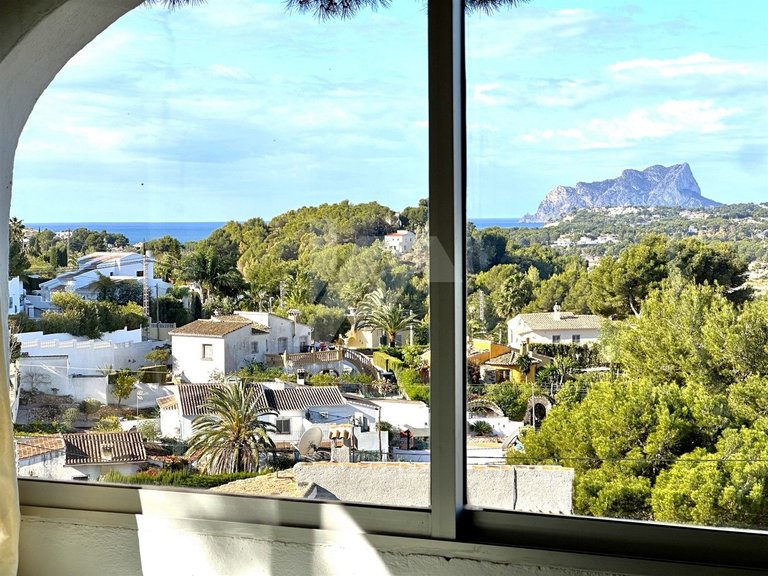 For Sale. Detached Villa To Reform with sea views and views of the Peñón de Ifach 8