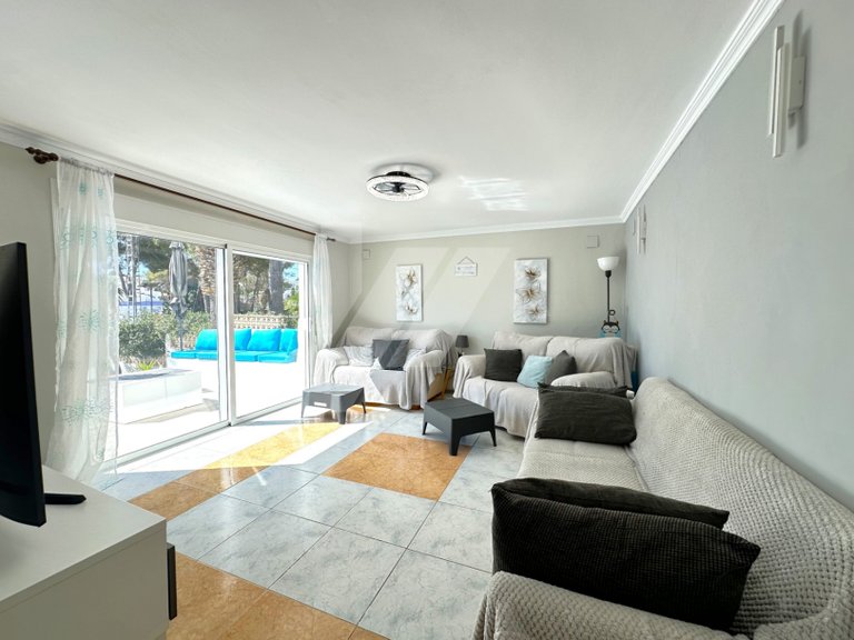 Detached Villa For Sale with Sea Views in the Moravit Area of Moraira 4