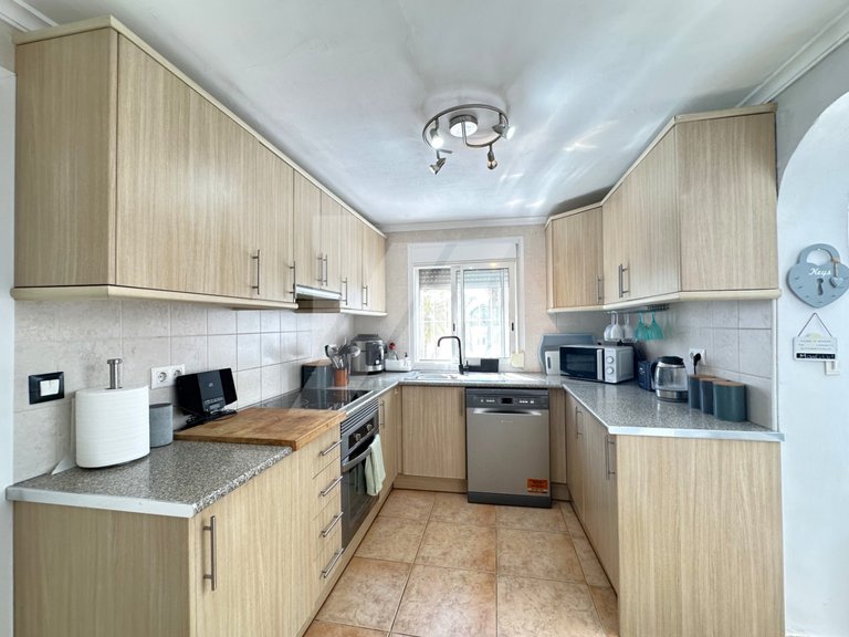 Detached Villa For Sale with Sea Views in the Moravit Area of Moraira 5