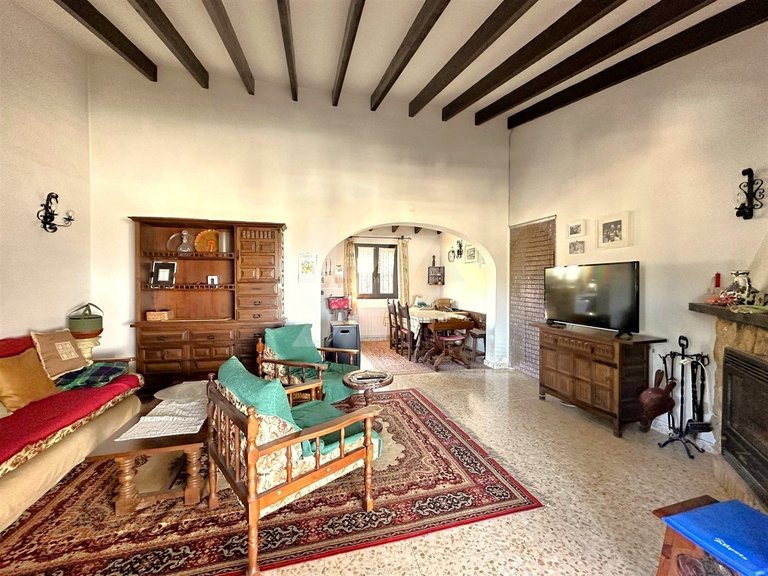 For Sale. Detached Villa To Reform with sea views and views of the Peñón de Ifach 9