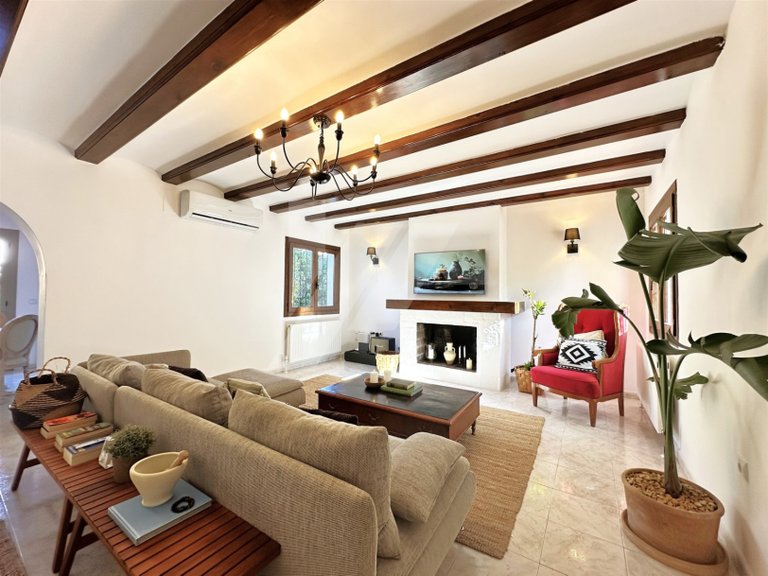 Detached Villa For Sale in Moraira 19