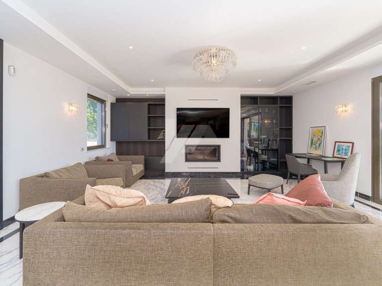Luxury second line villa for sale in Moraira, with sea views. 4