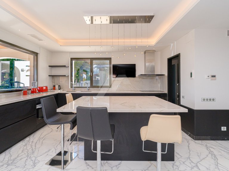 Luxury second line villa for sale in Moraira, with sea views. 5