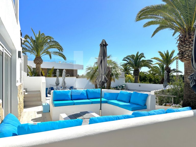 Detached Villa For Sale with Sea Views in the Moravit Area of Moraira 8