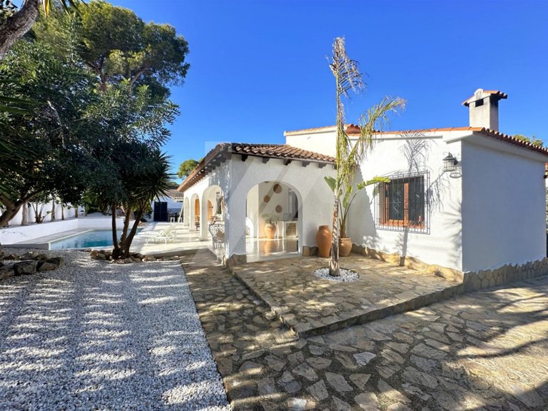 Detached Villa For Sale in Moraira 7