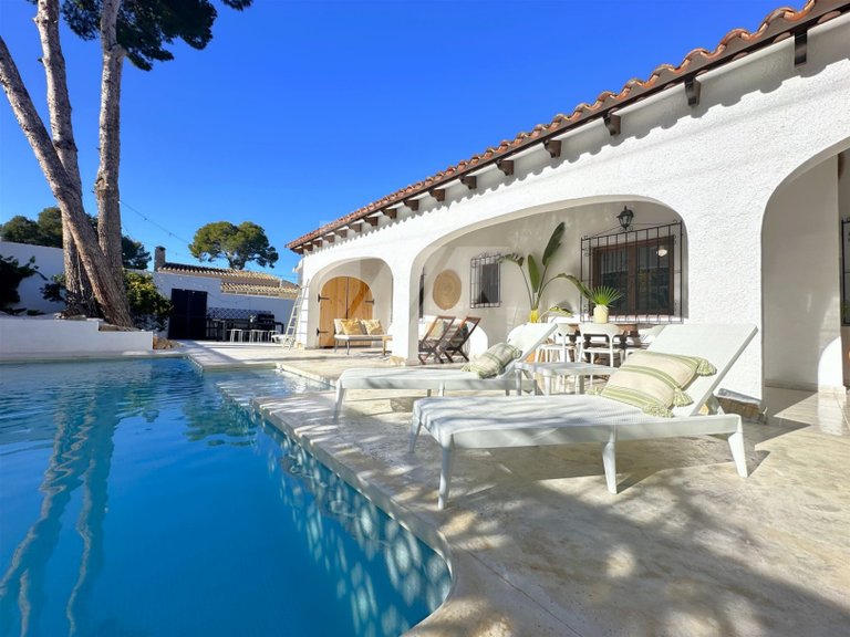 Detached Villa For Sale in Moraira 8
