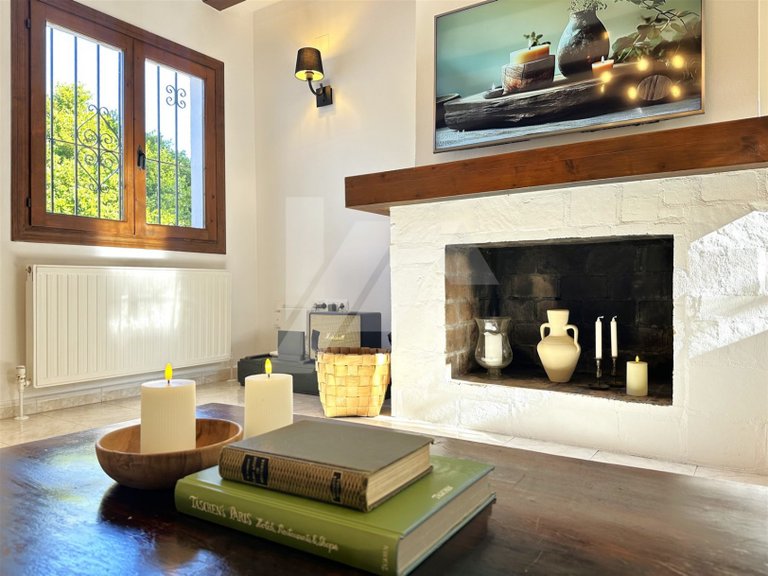 Detached Villa For Sale in Moraira 2