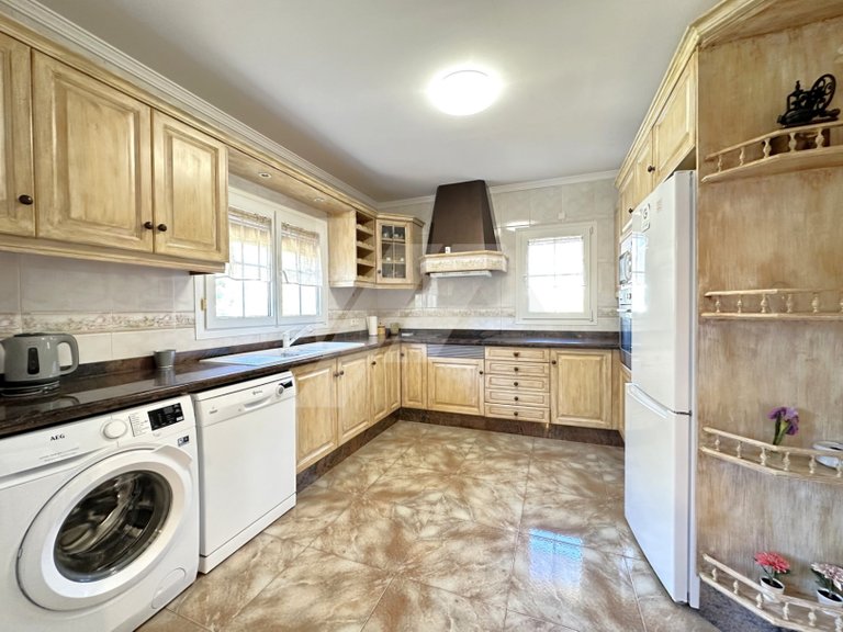 For Sale. Mediterranean-Style Villa in San Jaime, Benissa Costa. 13