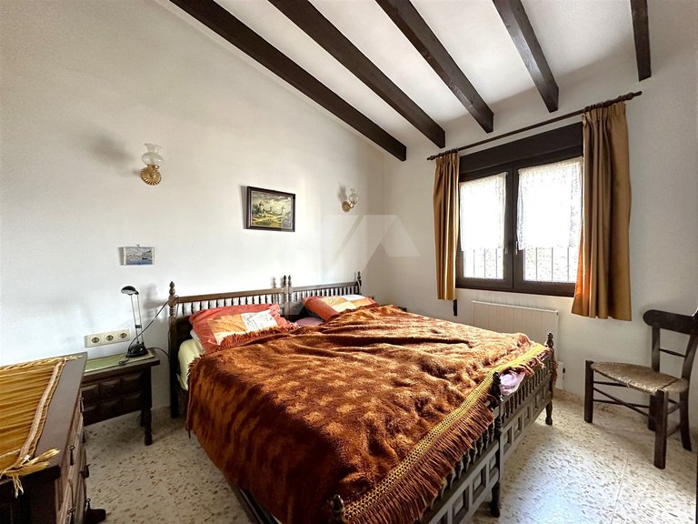For Sale. Detached Villa To Reform with sea views and views of the Peñón de Ifach 5