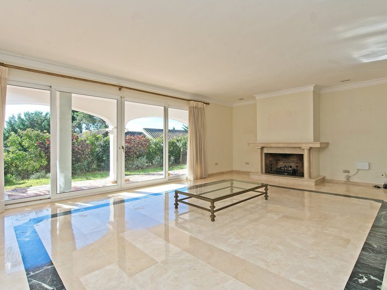 Villa for Sale , Los Monteros beachside 2