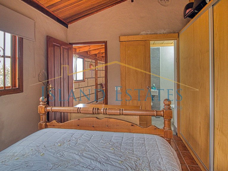 Captivating Country Finca with Breathtaking Coastal Views 18