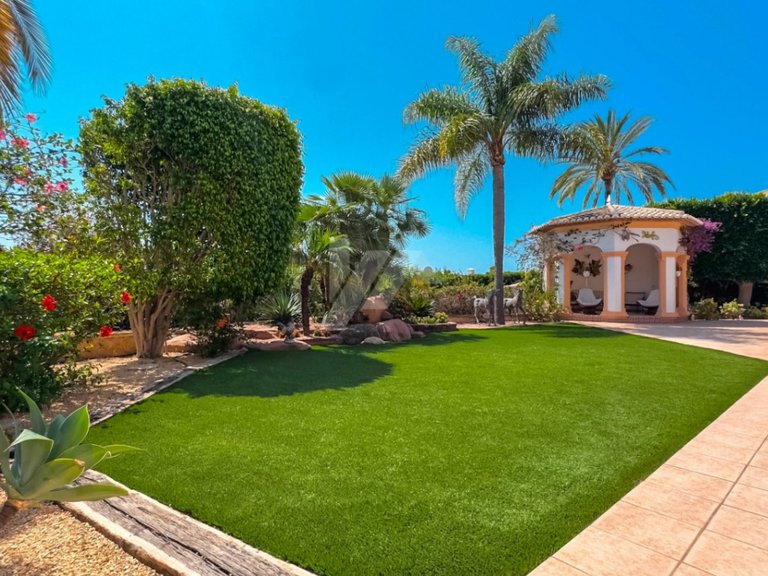 A Luxury Detached Villa for Sale in Moraira 18