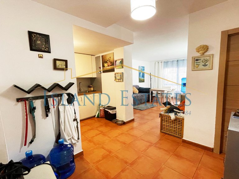 One bedroom apartment with private roof terrace 8
