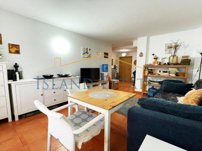 One bedroom apartment with private roof terrace 5