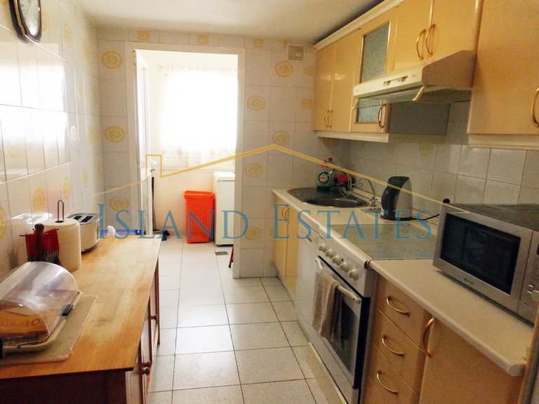 2 Bedroom ground floor apartment with community pool 7