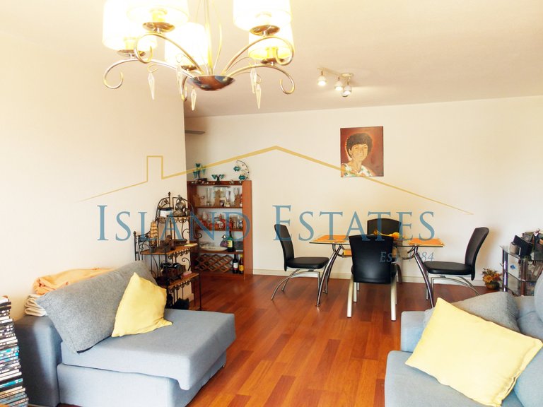 2 Bedroom ground floor apartment with community pool 3