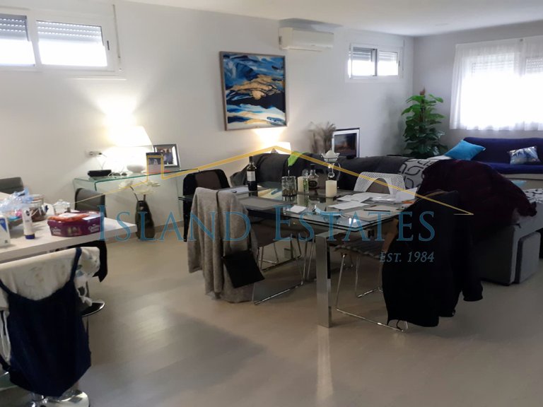 Detached Villa with 2 cave houses on land of 2750 m2 6